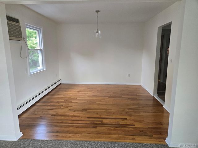 11 Columbia Avenue, East Rockaway, NY 11518