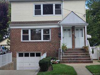 11 Columbia Avenue, East Rockaway, NY 11518