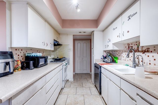 1400 Milam Way, Carrollton, TX 75006