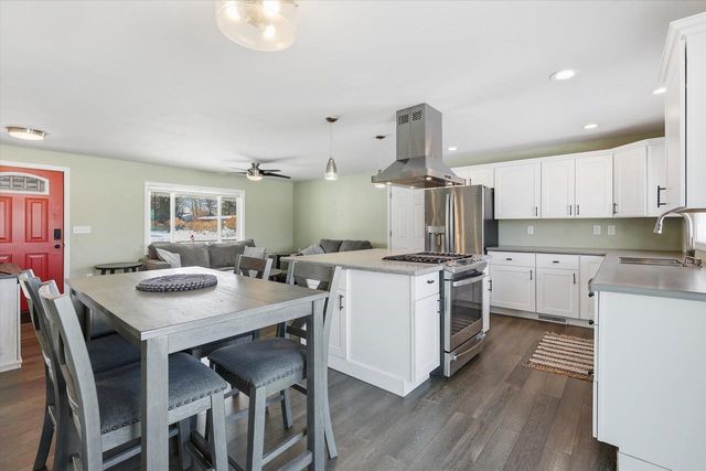 744 TWIN HARBOR DRIVE, Winneconne, WI 54986