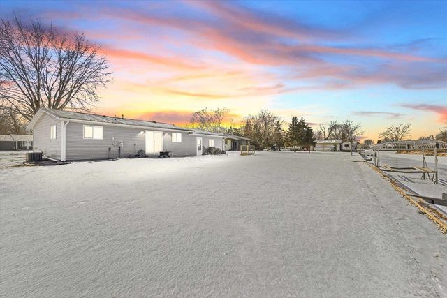 744 TWIN HARBOR DRIVE, Winneconne, WI 54986