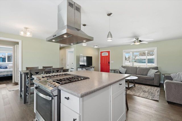 744 TWIN HARBOR DRIVE, Winneconne, WI 54986