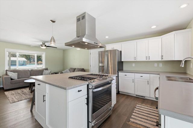 744 TWIN HARBOR DRIVE, Winneconne, WI 54986