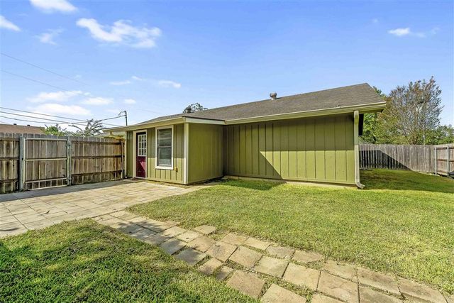 4249 Holly Hill Court, Lake Charles, LA 70605