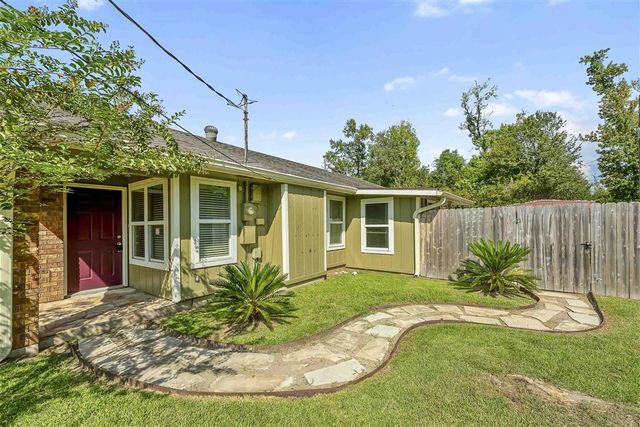 4249 Holly Hill Court, Lake Charles, LA 70605