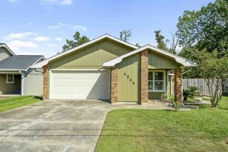 4249 Holly Hill Court, Lake Charles, LA 70605