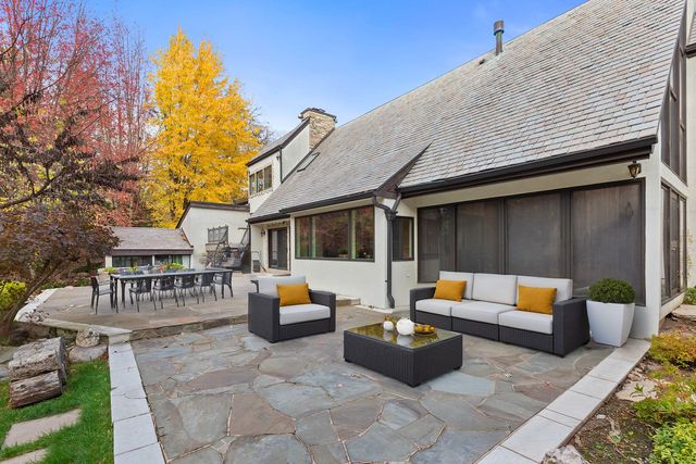 12 Rock Ridge Road, Barrington Hills, IL 60010