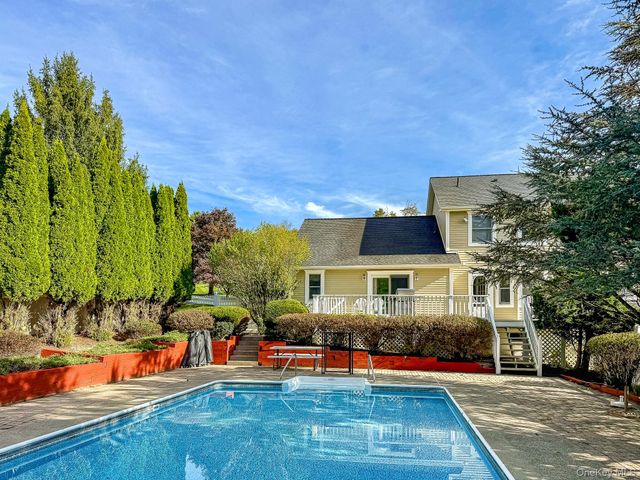 104 Stowe Drive, Poughquag, NY 12570