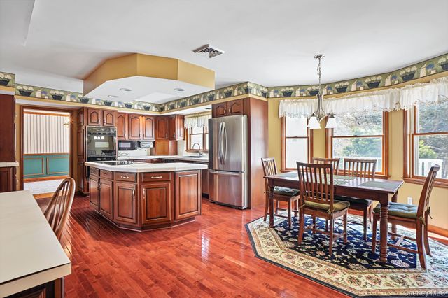 104 Stowe Drive, Poughquag, NY 12570