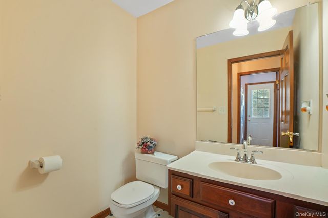 104 Stowe Drive, Poughquag, NY 12570