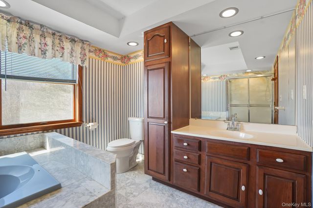 104 Stowe Drive, Poughquag, NY 12570