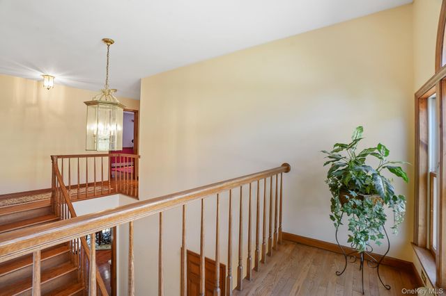 104 Stowe Drive, Poughquag, NY 12570