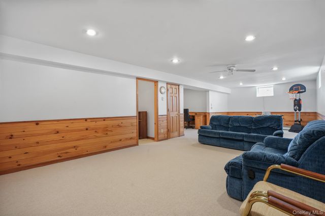 104 Stowe Drive, Poughquag, NY 12570