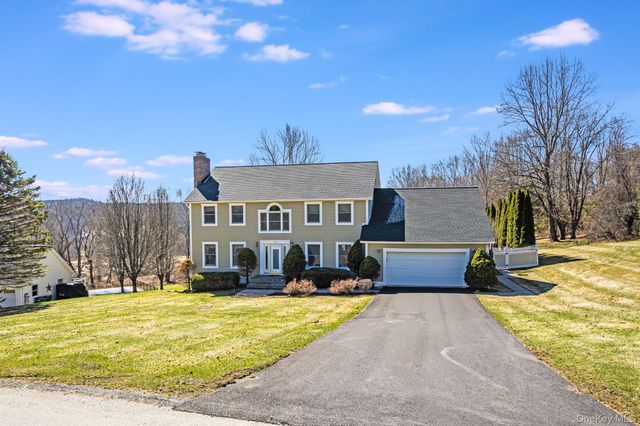 104 Stowe Drive, Poughquag, NY 12570