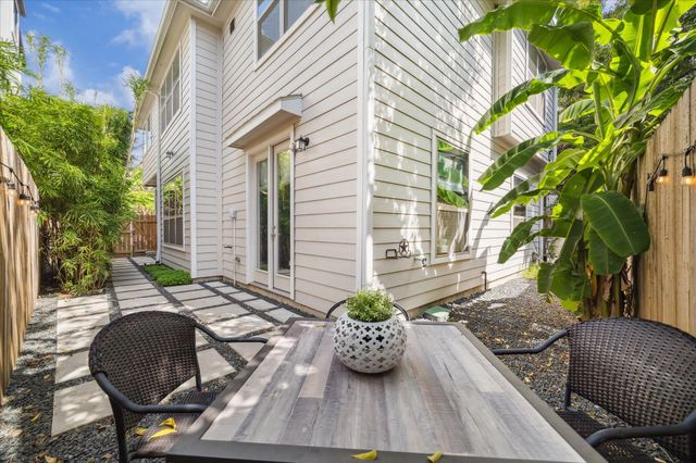 5213 Rose Street, Houston, TX 77007