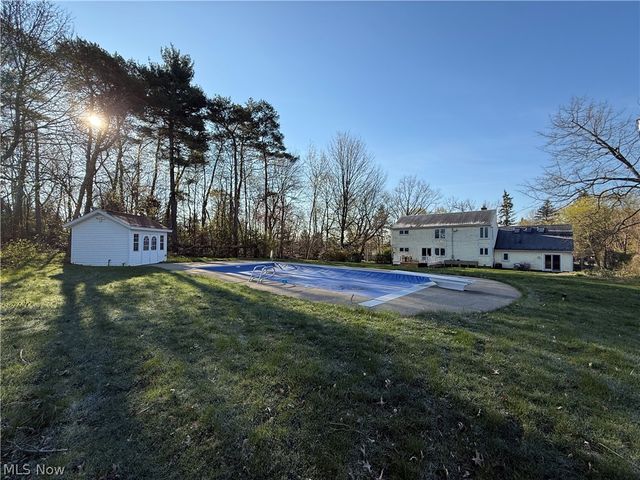 2411 55th Street NE, Canton, OH 44721