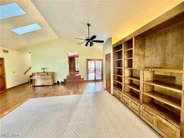 2411 55th Street NE, Canton, OH 44721
