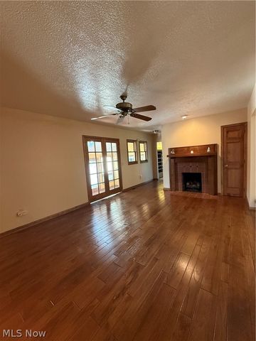 2411 55th Street NE, Canton, OH 44721