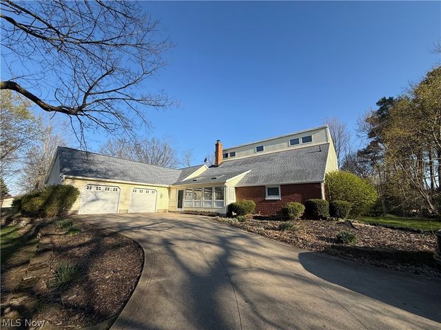 2411 55th Street NE, Canton, OH 44721