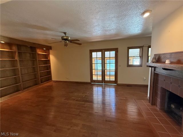 2411 55th Street NE, Canton, OH 44721