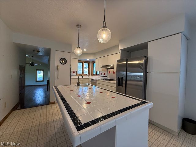 2411 55th Street NE, Canton, OH 44721