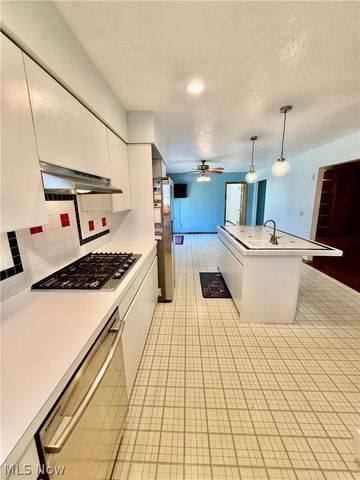 2411 55th Street NE, Canton, OH 44721