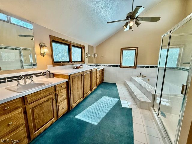 2411 55th Street NE, Canton, OH 44721