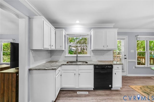 5518 Windy Ridge Dr, Midlothian, VA 23112