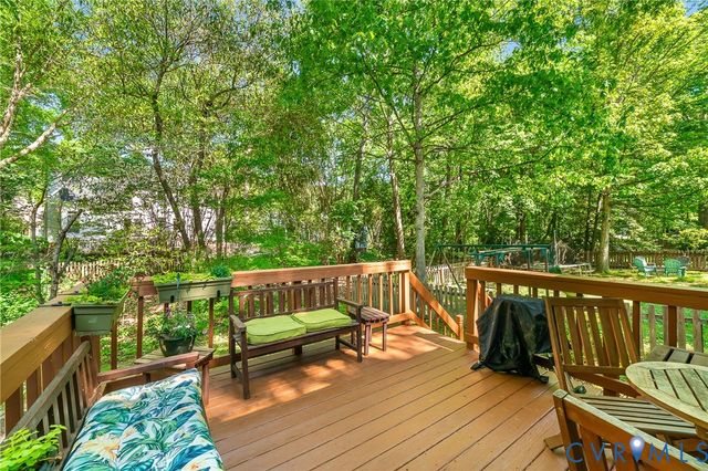 5518 Windy Ridge Dr, Midlothian, VA 23112