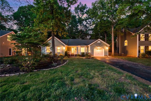 5518 Windy Ridge Dr, Midlothian, VA 23112