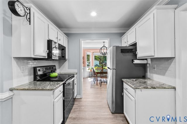 5518 Windy Ridge Dr, Midlothian, VA 23112
