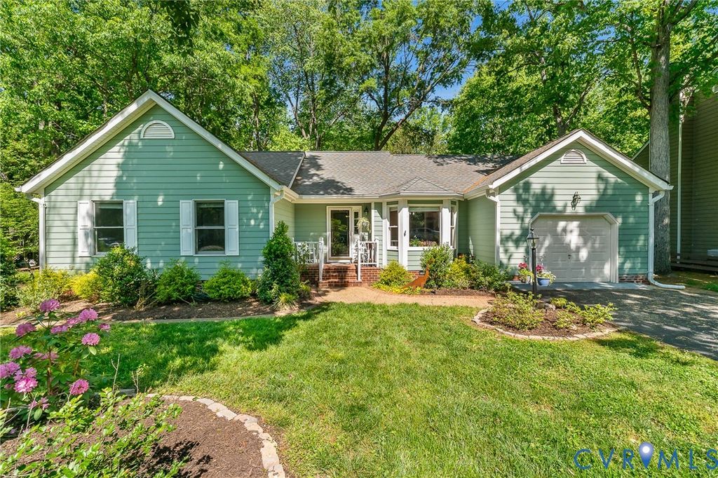 5518 Windy Ridge Dr, Midlothian, VA 23112