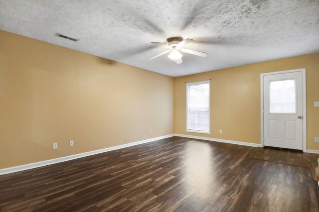 560 Hietts Ln Apt 5, Clarksville, TN 37043