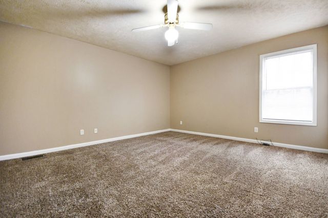 560 Hietts Ln Apt 5, Clarksville, TN 37043