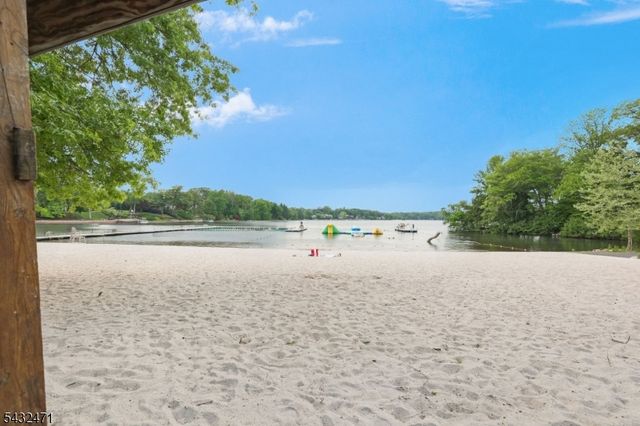 7 Pontiac Dr, Wayne Twp., NJ 07470