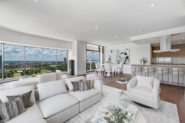 1701 Hermann Drive 34L, Houston, TX 77004