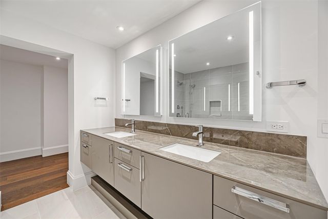 1701 Hermann Drive 34L, Houston, TX 77004