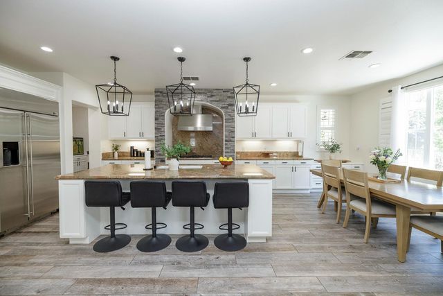 1682 Fairway Oaks Ct, Ripon, CA 95366