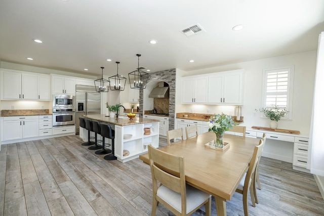 1682 Fairway Oaks Ct, Ripon, CA 95366
