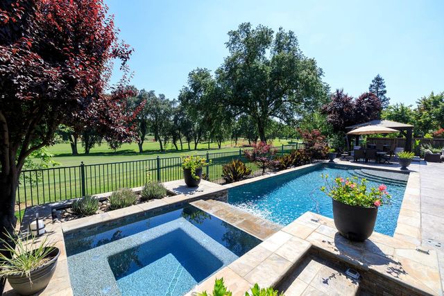 1682 Fairway Oaks Ct, Ripon, CA 95366
