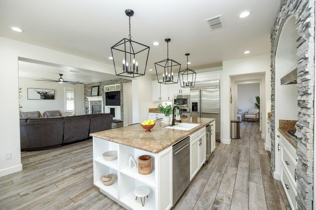 1682 Fairway Oaks Ct, Ripon, CA 95366