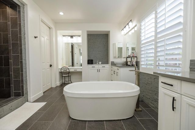 1682 Fairway Oaks Ct, Ripon, CA 95366