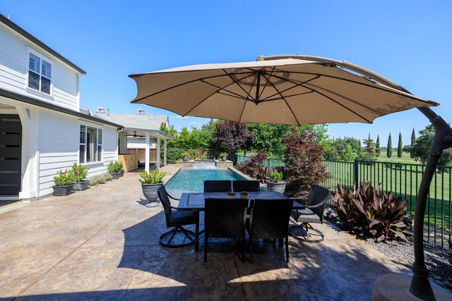 1682 Fairway Oaks Ct, Ripon, CA 95366