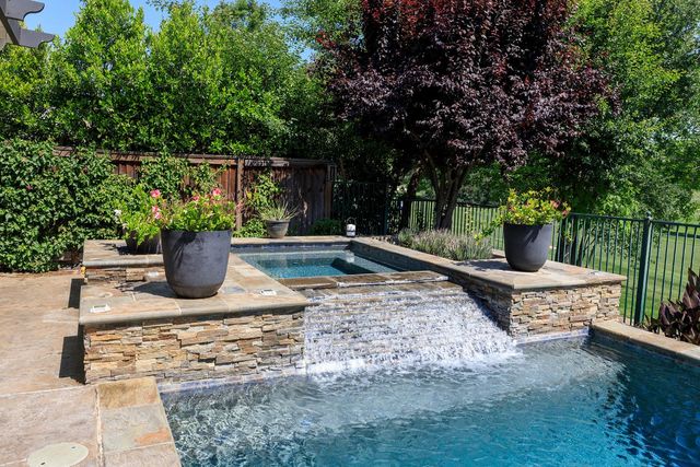 1682 Fairway Oaks Ct, Ripon, CA 95366