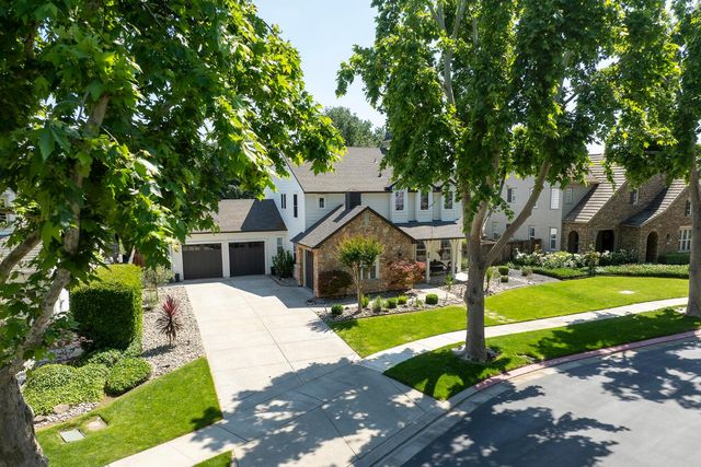 1682 Fairway Oaks Ct, Ripon, CA 95366