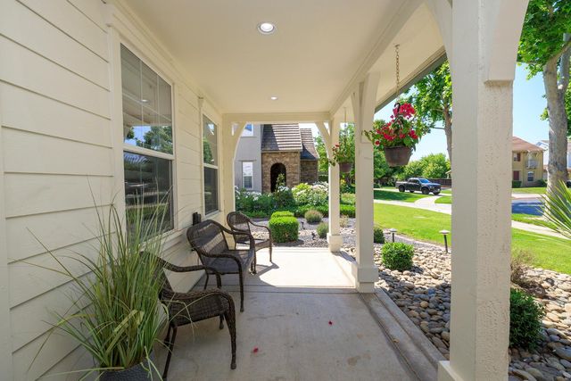 1682 Fairway Oaks Ct, Ripon, CA 95366