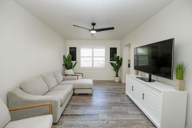 1682 Fairway Oaks Ct, Ripon, CA 95366