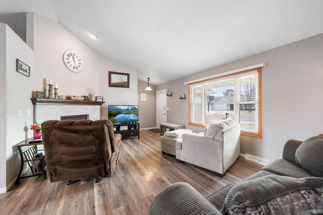 2028 COUPLES COURT, New Franken, WI 54229