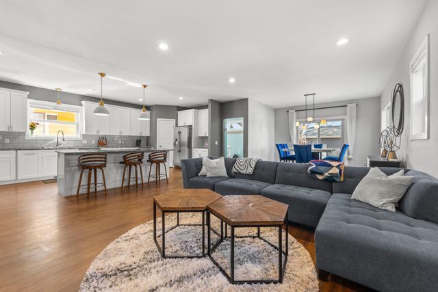 5040 Xerxes Avenue S, Minneapolis, MN 55410