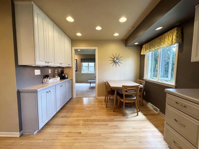 1513 Greenway TERRACE, Waukesha, WI 53186
